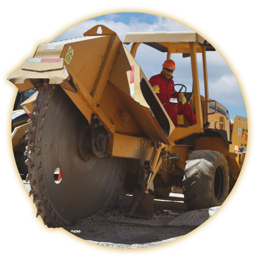 Trabajadores realizando perforación direccional en el suelo